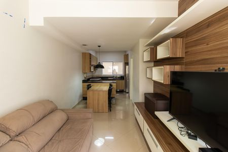 Casa de condomínio para alugar com 72m², 2 quartos e sem vaga Casa de condomínio para alugar com 72m², 2 quartos e sem vagaSala