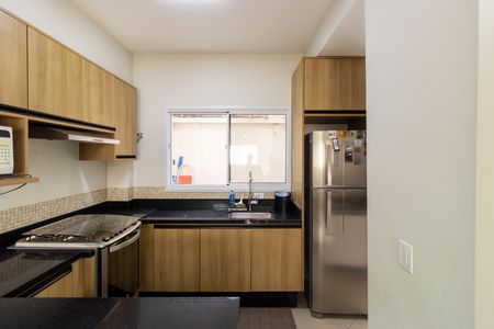 Casa de condomínio para alugar com 72m², 2 quartos e sem vaga Casa de condomínio para alugar com 72m², 2 quartos e sem vagaCozinha - Armários