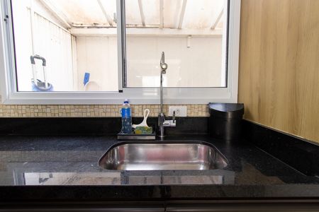 Casa de condomínio para alugar com 72m², 2 quartos e sem vaga Casa de condomínio para alugar com 72m², 2 quartos e sem vagaCozinha - Torneira
