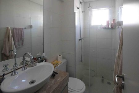 Apartamento à venda com 71m², 3 quartos e 2 vagasBanheiro da Suite