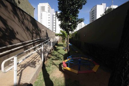 Apartamento à venda com 71m², 3 quartos e 2 vagasÁrea comum - Playground