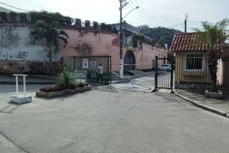 Casa de condomínio à venda com 225m², 3 quartos e 6 vagasFachada 