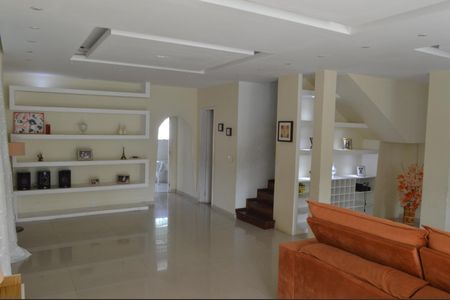 Casa de condomínio à venda com 225m², 3 quartos e 6 vagasSala 