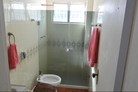 Casa de condomínio à venda com 225m², 3 quartos e 6 vagasBanheiro