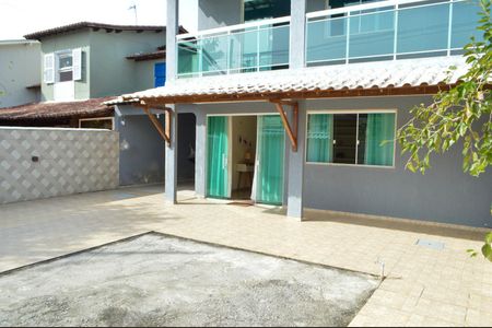Casa de condomínio à venda com 225m², 3 quartos e 6 vagasQuintal