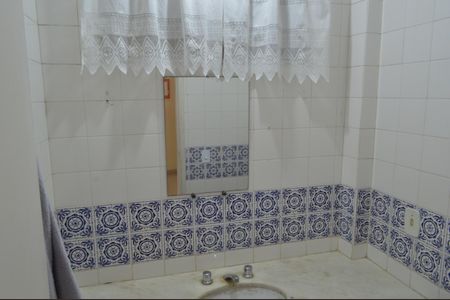 Casa de condomínio à venda com 225m², 3 quartos e 6 vagasLavabo