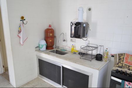 Casa de condomínio à venda com 225m², 3 quartos e 6 vagasCozinha 