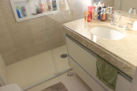 Apartamento à venda com 169m², 3 quartos e 3 vagasBanheiro da 2º Suíte