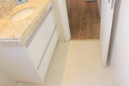 Apartamento à venda com 169m², 3 quartos e 3 vagasBanheiro da 1º Suíte