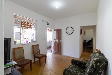 Casa à venda com 360m², 1 quarto e 10 vagas Casa à venda com 360m², 1 quarto e 10 vagasSala