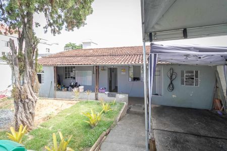 Casa à venda com 360m², 1 quarto e 10 vagas Casa à venda com 360m², 1 quarto e 10 vagasFachada