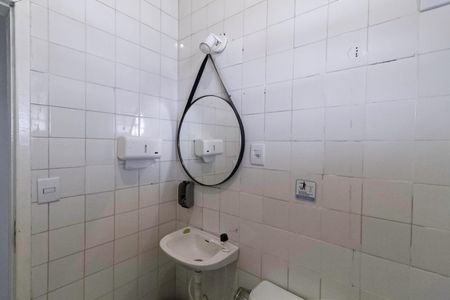 Casa à venda com 360m², 1 quarto e 10 vagas Casa à venda com 360m², 1 quarto e 10 vagasBanheiro social