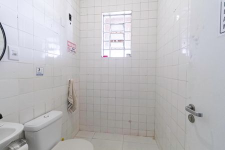 Casa à venda com 360m², 1 quarto e 10 vagas Casa à venda com 360m², 1 quarto e 10 vagasBanheiro social