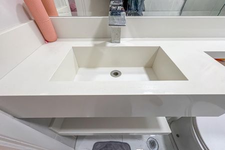 Apartamento à venda com 68m², 2 quartos e 1 vaga Apartamento à venda com 68m², 2 quartos e 1 vagaBanheiro Social