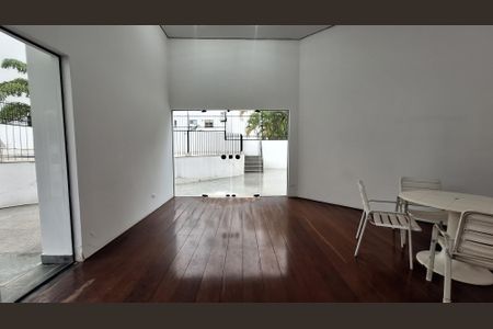 Apartamento à venda com 244m², 4 quartos e 3 vagas Apartamento à venda com 244m², 4 quartos e 3 vagasÁrea comum - Salão de festas