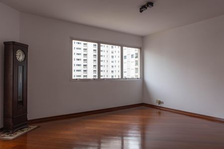 Apartamento à venda com 244m², 4 quartos e 3 vagas Apartamento à venda com 244m², 4 quartos e 3 vagasSala