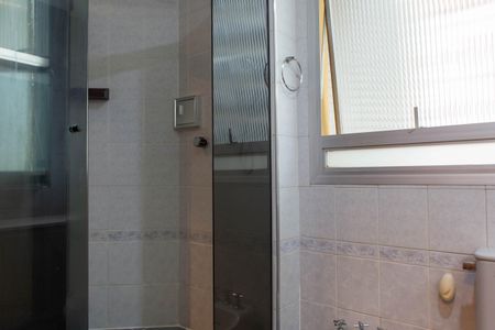 Apartamento à venda com 244m², 4 quartos e 3 vagas Apartamento à venda com 244m², 4 quartos e 3 vagasBanheiro da Suíte 3