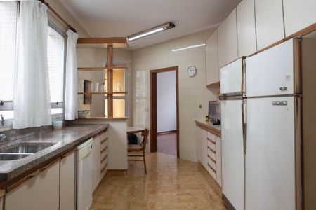 Apartamento à venda com 244m², 4 quartos e 3 vagas Apartamento à venda com 244m², 4 quartos e 3 vagasCozinha