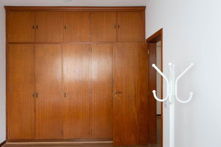 Apartamento à venda com 244m², 4 quartos e 3 vagas Apartamento à venda com 244m², 4 quartos e 3 vagasQuarto 1