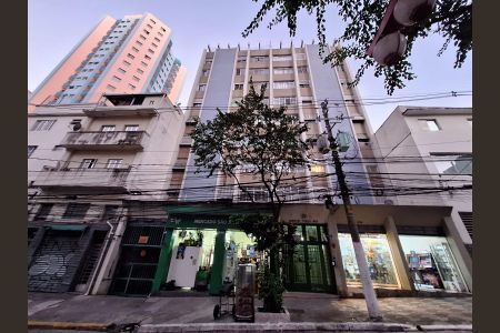 Apartamento à venda com 75m², 2 quartos e 1 vaga Apartamento à venda com 75m², 2 quartos e 1 vagaFachada