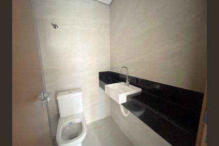 Apartamento à venda com 62m², 2 quartos e 2 vagasBanheiro suíte 2