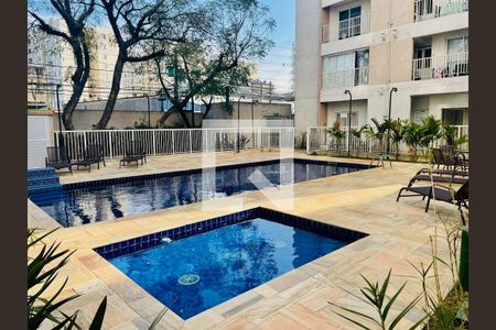 Apartamento à venda com 43m², 2 quartos e 1 vaga Apartamento à venda com 43m², 2 quartos e 1 vagaÁrea comum - Piscina