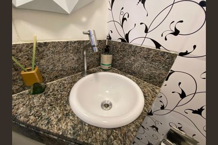 Casa à venda com 220m², 3 quartos e 2 vagasLavabo