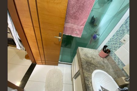 Casa à venda com 220m², 3 quartos e 2 vagasBanheiro Suite 1