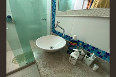 Casa à venda com 220m², 3 quartos e 2 vagasBanheiro Suite 3