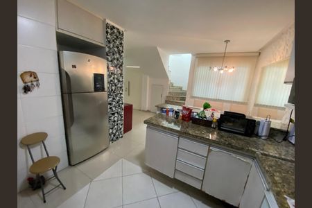 Casa à venda com 220m², 3 quartos e 2 vagasCozinha