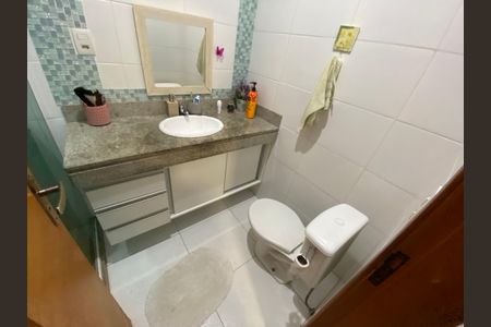 Casa à venda com 220m², 3 quartos e 2 vagasBanheiro Suite 1