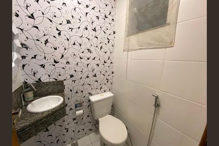 Casa à venda com 220m², 3 quartos e 2 vagasLavabo