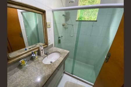 Casa à venda com 220m², 3 quartos e 2 vagasBanheiro Suite 2