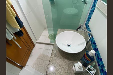 Casa à venda com 220m², 3 quartos e 2 vagasBanheiro Suite 3