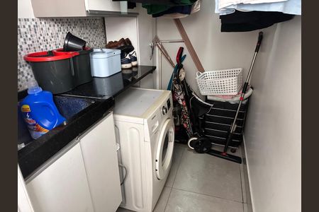 Apartamento à venda com 95m², 3 quartos e 2 vagasLavanderia