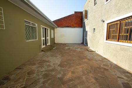 Casa à venda com 294m², 4 quartos e 2 vagas Casa à venda com 294m², 4 quartos e 2 vagasPátio fundos