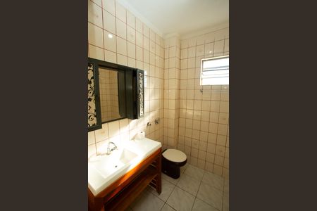 Casa à venda com 294m², 4 quartos e 2 vagas Casa à venda com 294m², 4 quartos e 2 vagasBanheiro do segundo piso