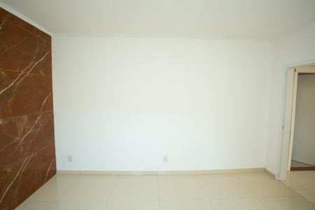 Casa à venda com 294m², 4 quartos e 2 vagas Casa à venda com 294m², 4 quartos e 2 vagasSala de Jantar