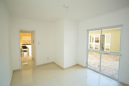 Casa à venda com 294m², 4 quartos e 2 vagas Casa à venda com 294m², 4 quartos e 2 vagasSala de Jantar