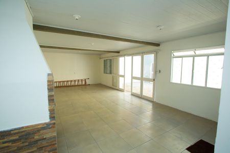 Casa à venda com 294m², 4 quartos e 2 vagas Casa à venda com 294m², 4 quartos e 2 vagasEspaço de Festas