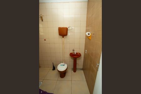 Casa à venda com 294m², 4 quartos e 2 vagas Casa à venda com 294m², 4 quartos e 2 vagasÁrea de serviço - Banheiro do Espaço de festas