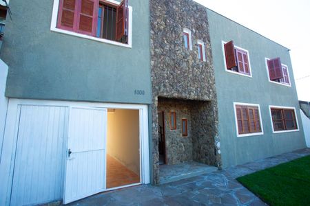 Casa à venda com 294m², 4 quartos e 2 vagas Casa à venda com 294m², 4 quartos e 2 vagasFachada da casa