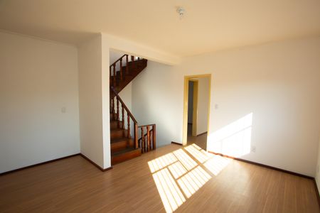 Casa à venda com 294m², 4 quartos e 2 vagas Casa à venda com 294m², 4 quartos e 2 vagasSala do segundo piso