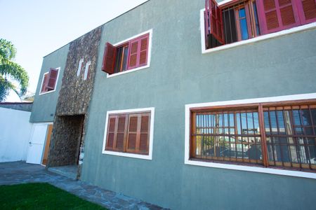 Casa à venda com 294m², 4 quartos e 2 vagas Casa à venda com 294m², 4 quartos e 2 vagasFachada da casa