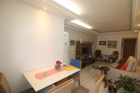 Apartamento à venda com 75m², 2 quartos e 1 vagaSala de Jantar