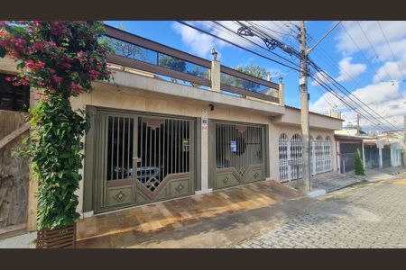 Casa à venda com 180m², 3 quartos e 3 vagas Casa à venda com 180m², 3 quartos e 3 vagasFachada - Placa