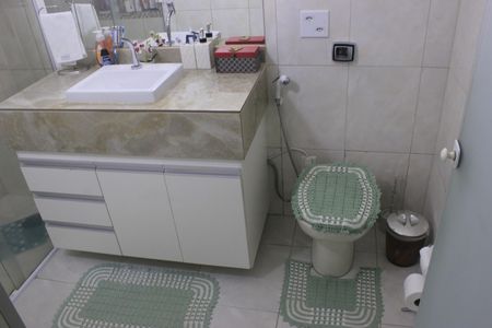 Casa à venda com 180m², 3 quartos e 3 vagasBanheiro da Suíte 1