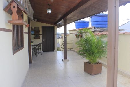 Casa à venda com 180m², 3 quartos e 3 vagasTerraço com varanda