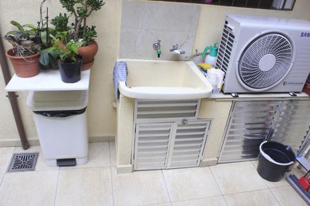 Casa à venda com 180m², 3 quartos e 3 vagasÁrea de Serviço