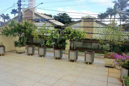 Casa à venda com 180m², 3 quartos e 3 vagasTerraço com varanda